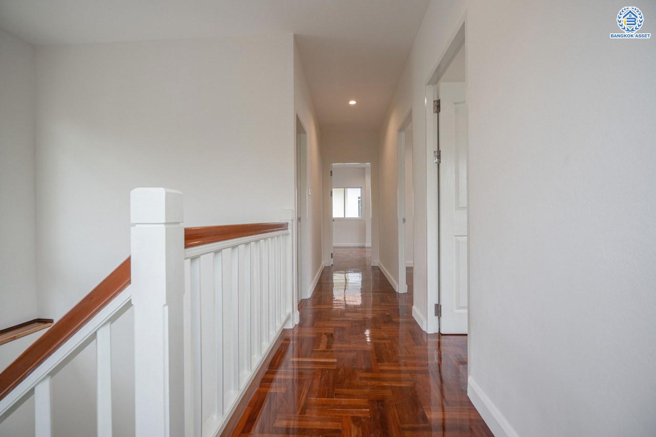 บ้านมือสองตกแต่งใหม่ โครงการ มณีรินทร์พาร์ค รัตนาธิเบศร์-ท่าอิฐ หลังมุม แบรนด์ Property Perfect เนื้อที่ 74.10 ตร.ว. ฟังก์ชัน 3 ห้องนอน 3 ห้องน้ำ 1 ห้องอเนกประสงค์ จอดรถได้ 2 คัน บนทำเลศักยภาพ เชื่อมต่อทั้ง ถนนรัตนาธิเบศร์ และถนนราชพฤกษ์ ใจกลาง 2 เซ็นทรัลฯ ใกล้ทางด่วน "งามวงศ์วาน" และรถไฟฟ้า "สถานีบางรักน้อยท่าอิฐ"